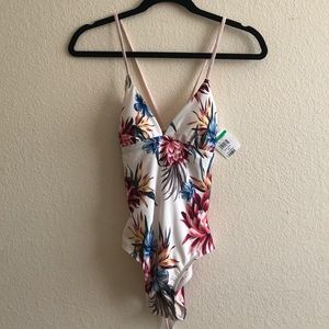 Splendid Women’s Floral One Piece Swimsuit (New)